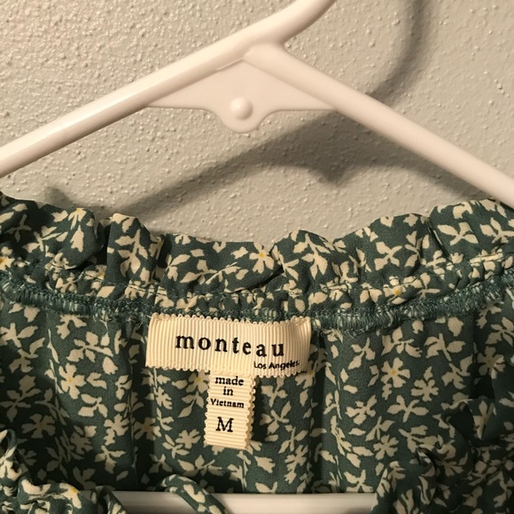 Monteau Green Flutter Flower Sleeveless Blouse - Picture 3 of 3